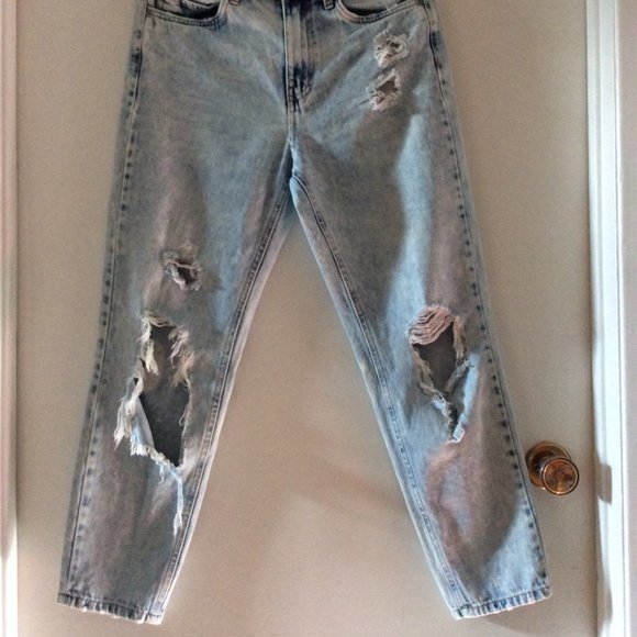 High Rise Mom Jeans - Picture 2 of 8